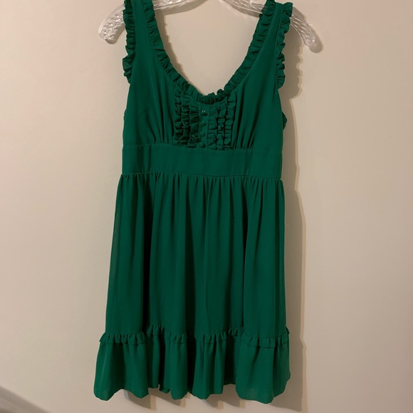 Dresses & Skirts - Forever Green Dress size Medium